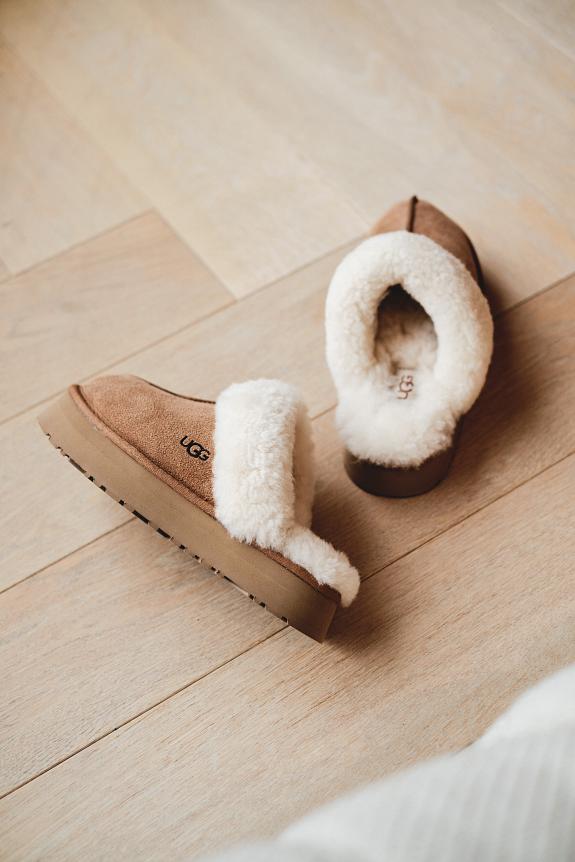 UGG Disquette Chestnut